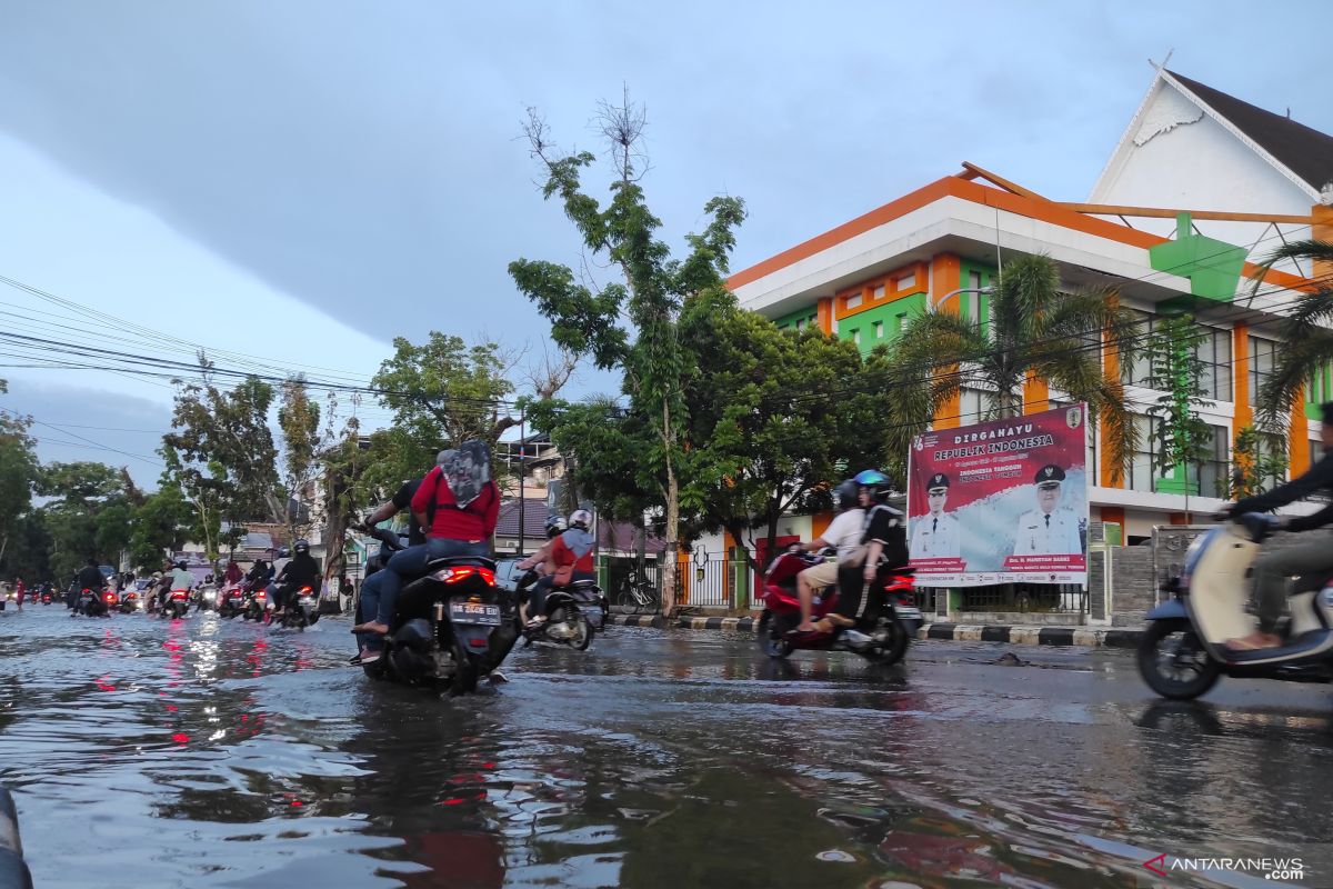 November kelabu, dalam sebulan Kabupaten HST tiga kali kebanjiran