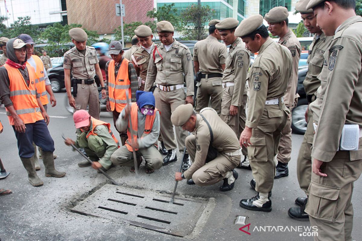 DKI kemarin, sumur resapan amblas hingga Hakordia di Sarana Jaya