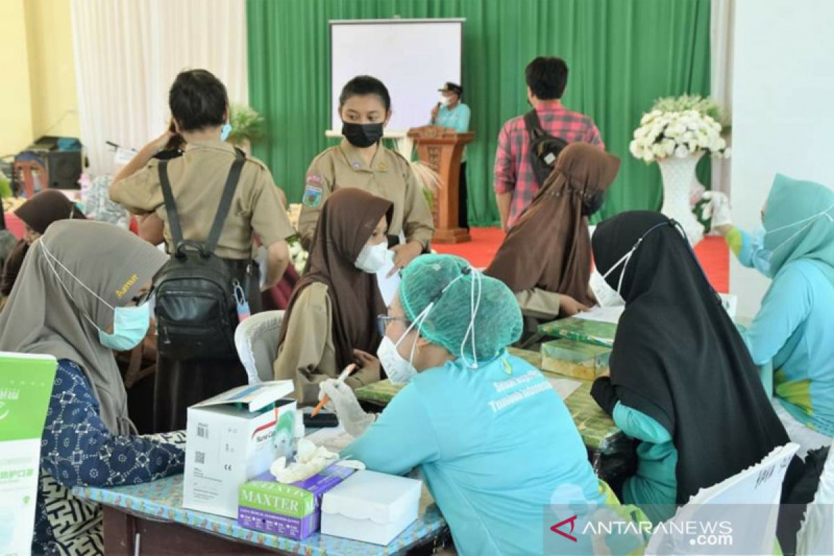 Bupati Morowali Utara  minta PNS kampanyekan manfaat vaksinasi COVID-19
