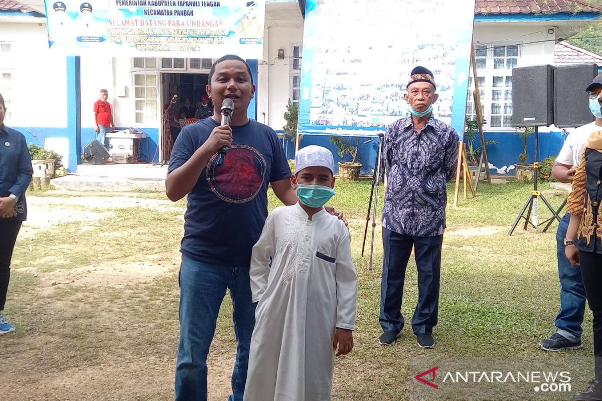 Tiga tahun diniatkan untuk ketemu Bupati, impian  anak tuna netra penghafal Al-Qur'an terwujud, ini yang diberikan Bupati