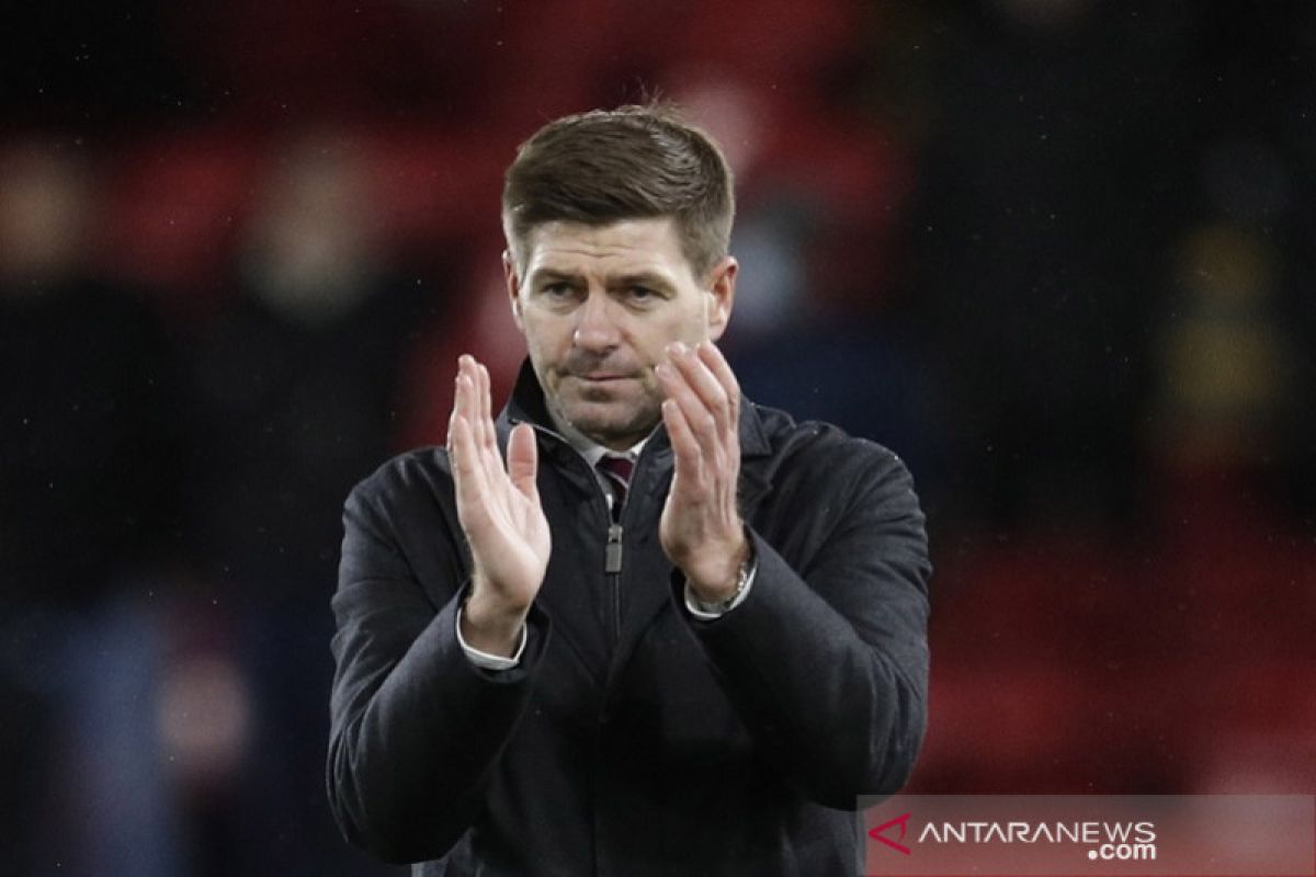 Steven Gerrard bangga atas kerja keras pemain Aston Villa