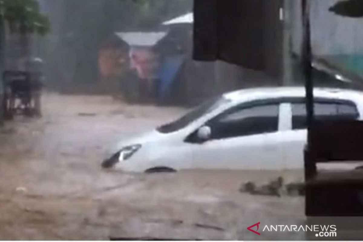 Dirikan pos induk, HSS tetapkan siaga satu bencana banjir