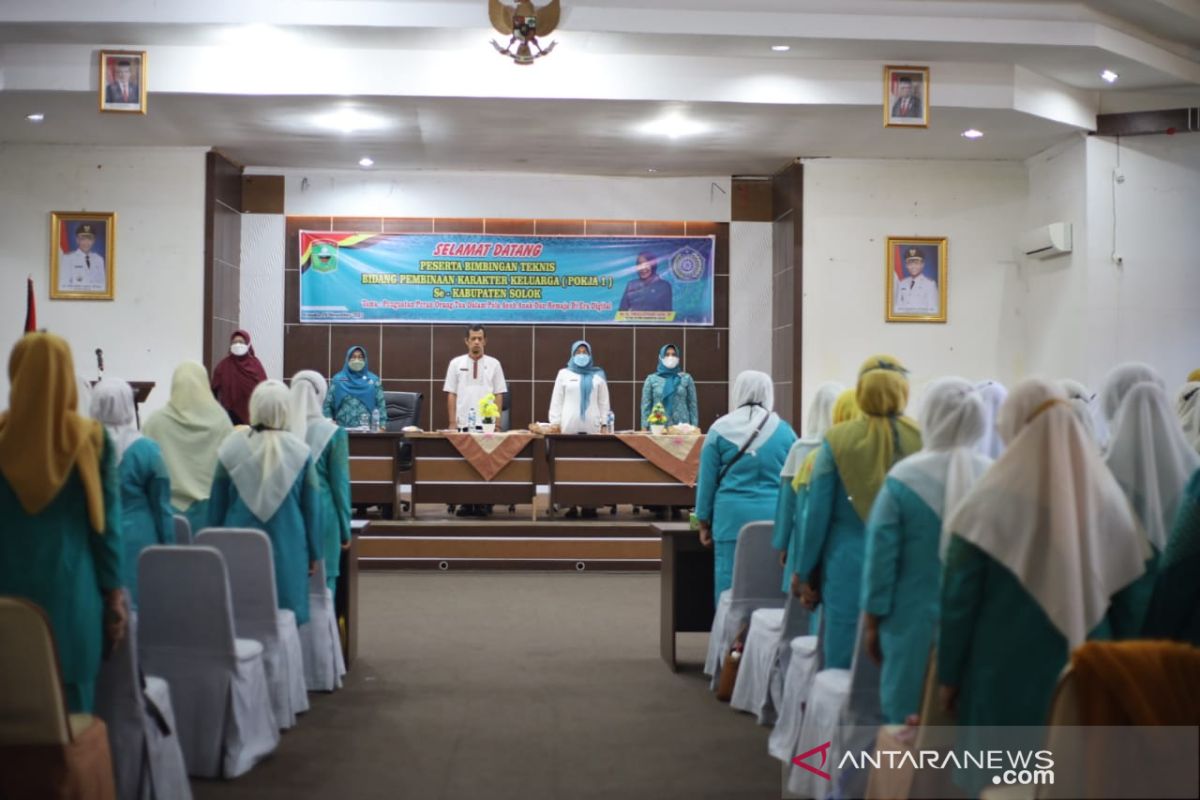 Pemkab Solok harapkan kader TP-PKK tingkatkan kekompakan