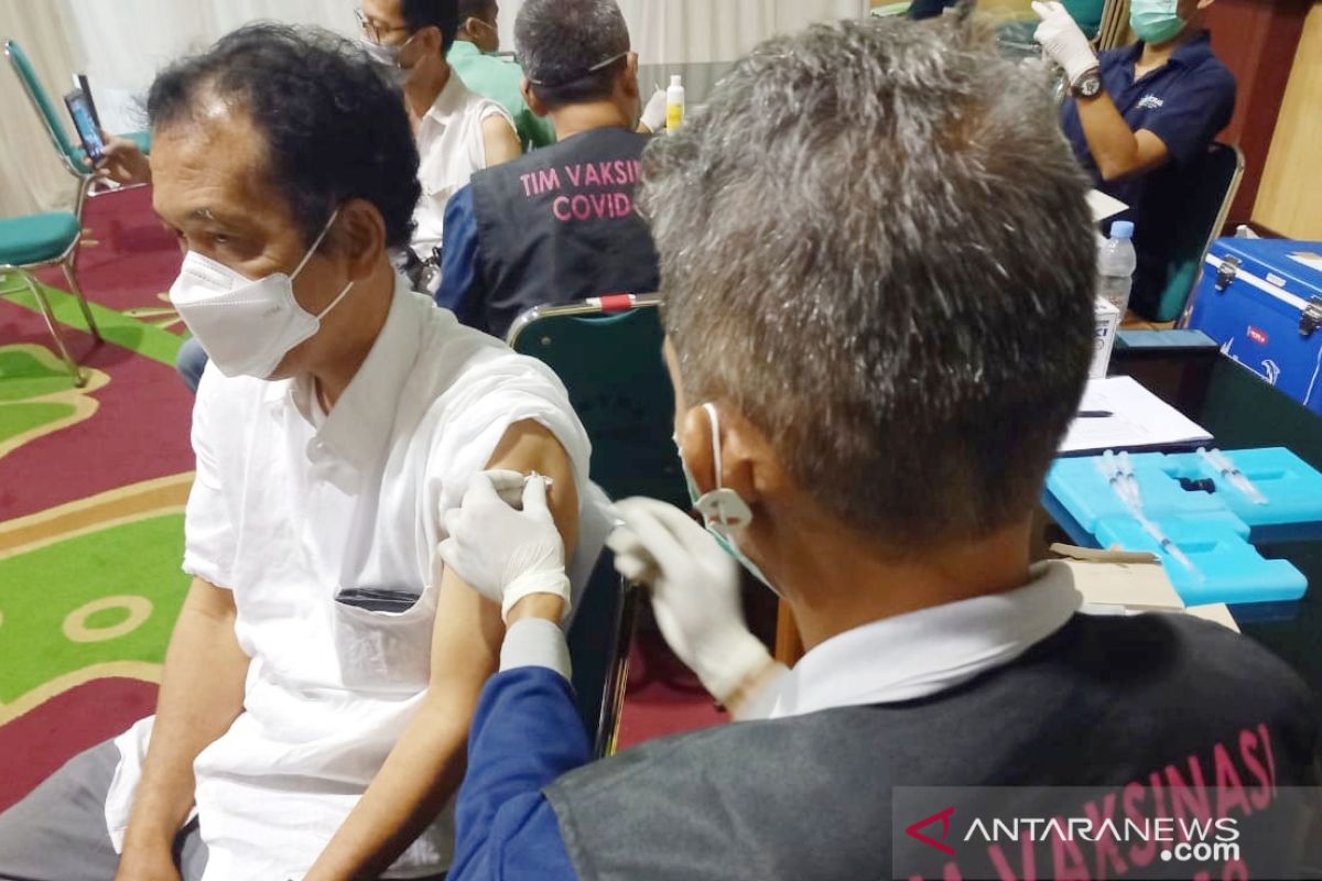 Kabupaten Bogor revisi angka target vaksinasi COVID-19