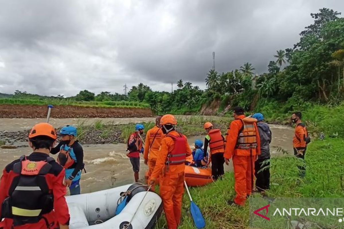 Seorang nelayan Palabuhanratu tenggelam saat hendak menjala di Sungai Cimandiri