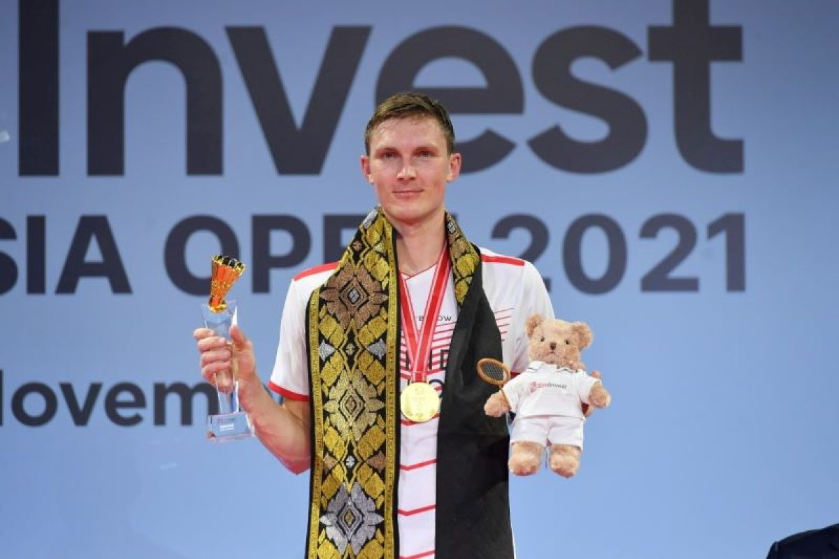 Pebulu tangkis Denmark Viktor Axelsen juarai Indonesia Open 2021