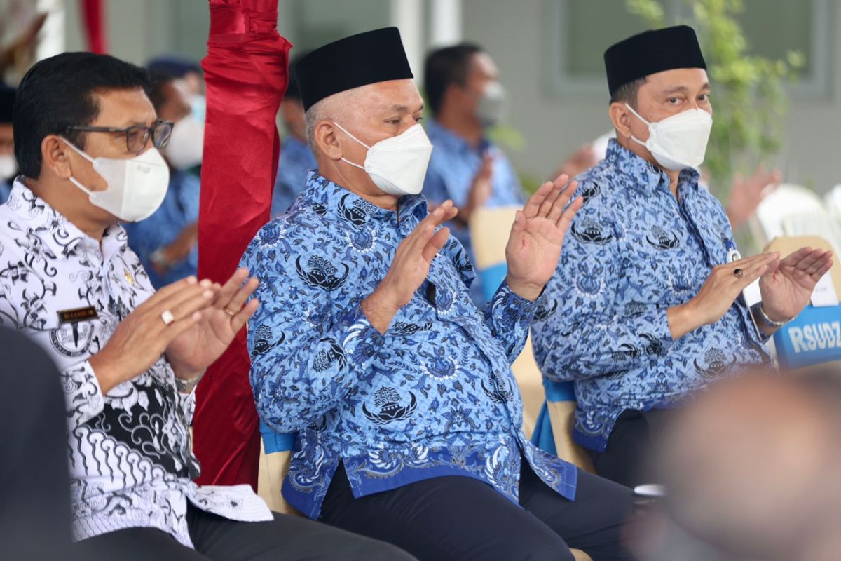 Sekda Aceh berzikir dan doa bersama di Area Pinere COVID-19 RSUDZA