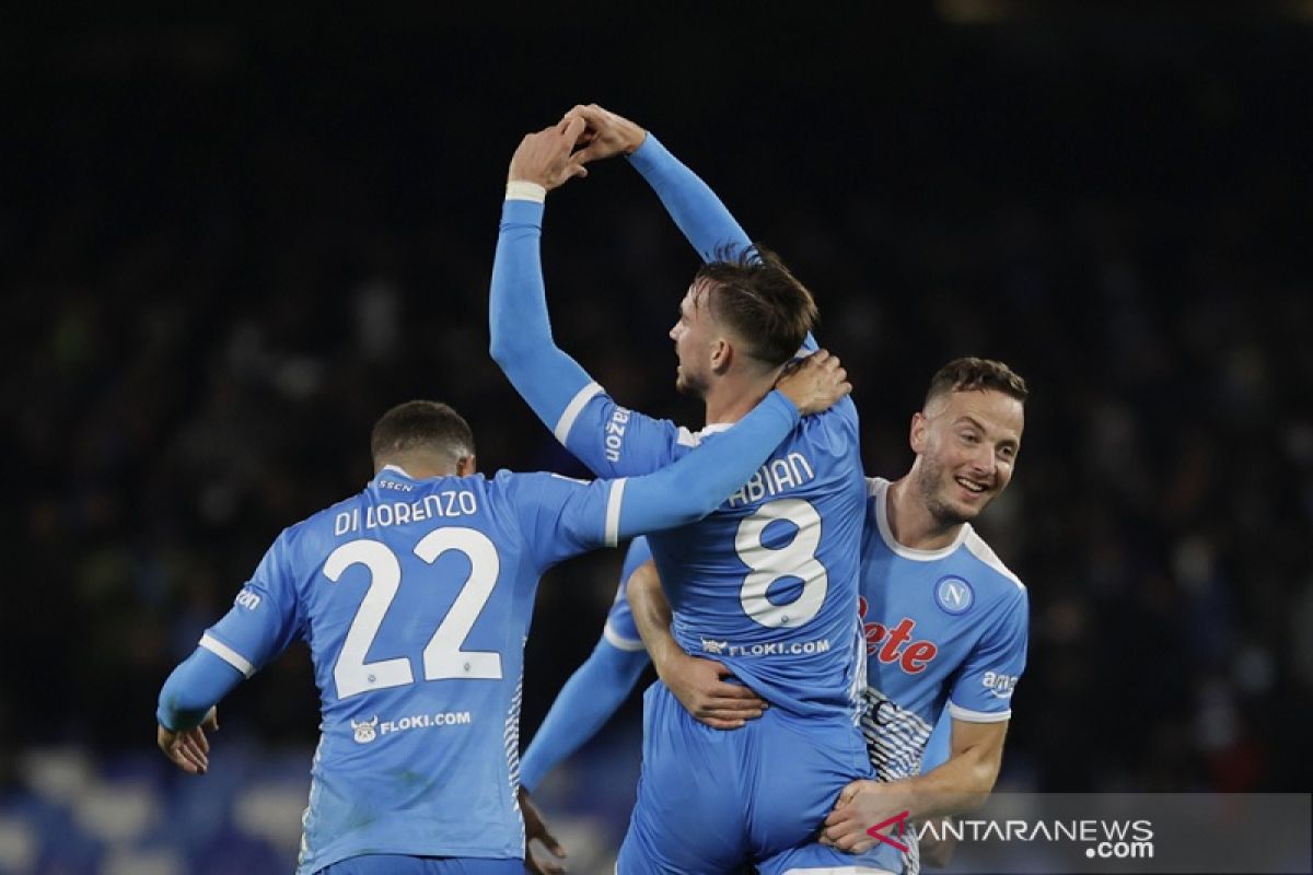 Liga Italia - Napoli kukuh di puncak klasemen usai lumat Lazio 4-0