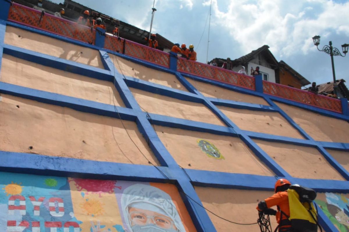 Pemkot Yogyakarta meresmikan hasil perbaikan talut Juminahan yang rusak