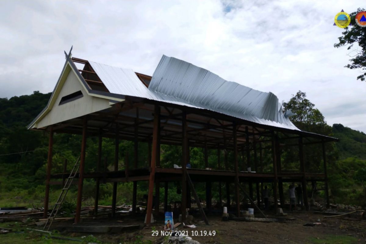 34 rumah di Kabupaten Barru Sulsel rusak diterjang angin kencang