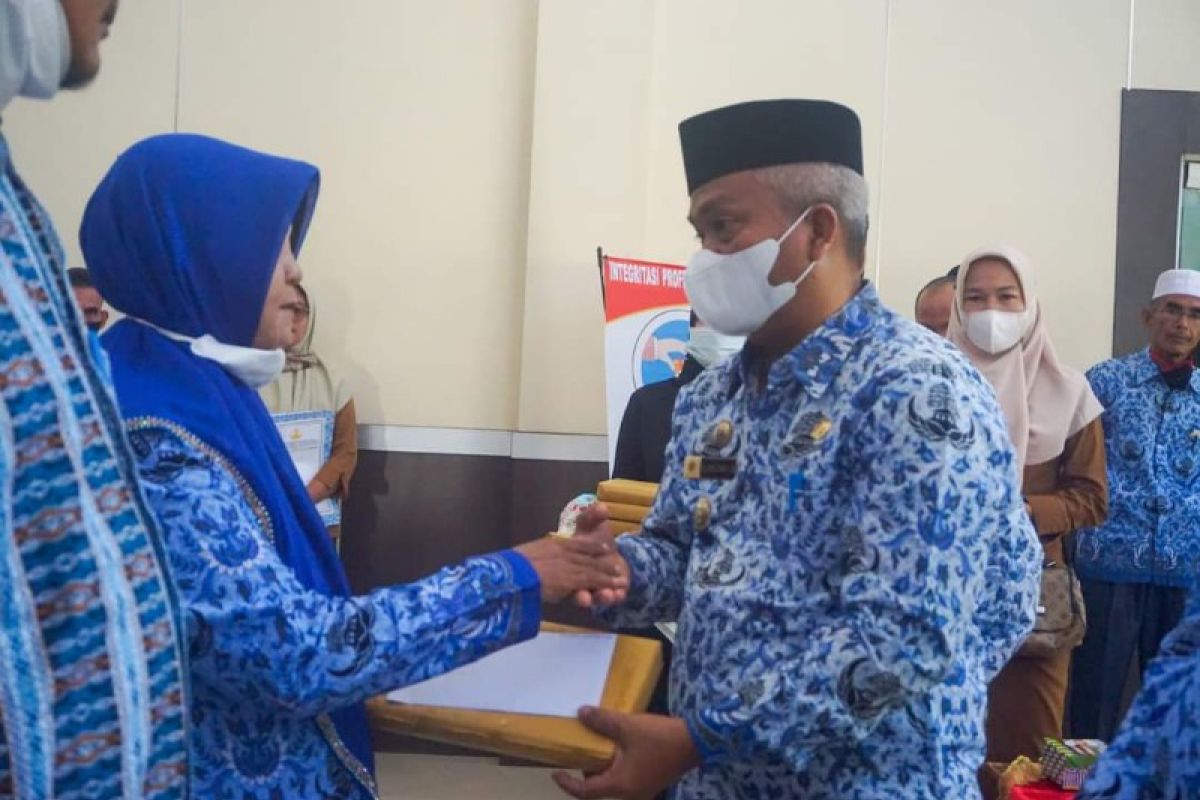 Pemkab Palas berikan santunan kepada pensiunan ASN