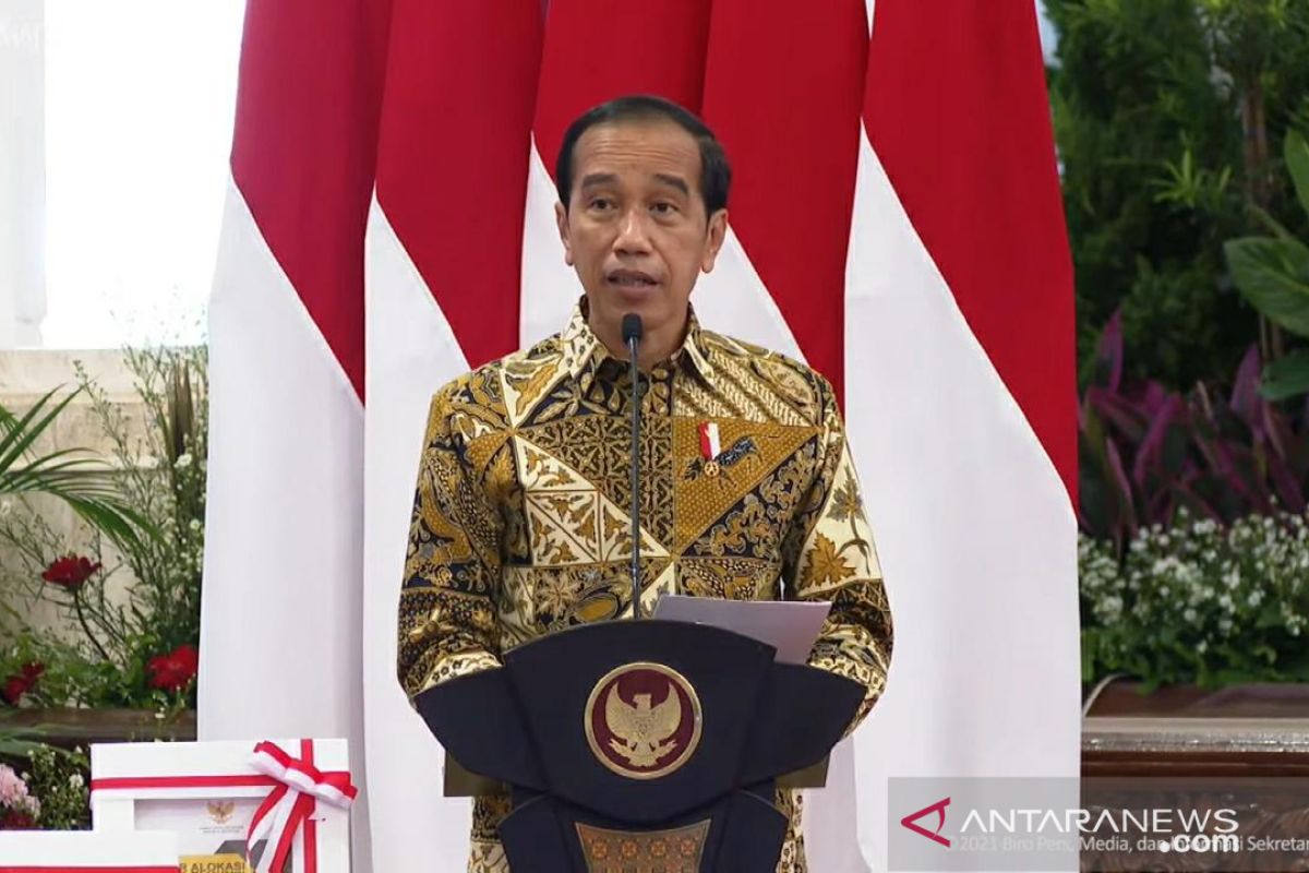 Jokowi imbau seluruh pihak tetap waspada COVID-19