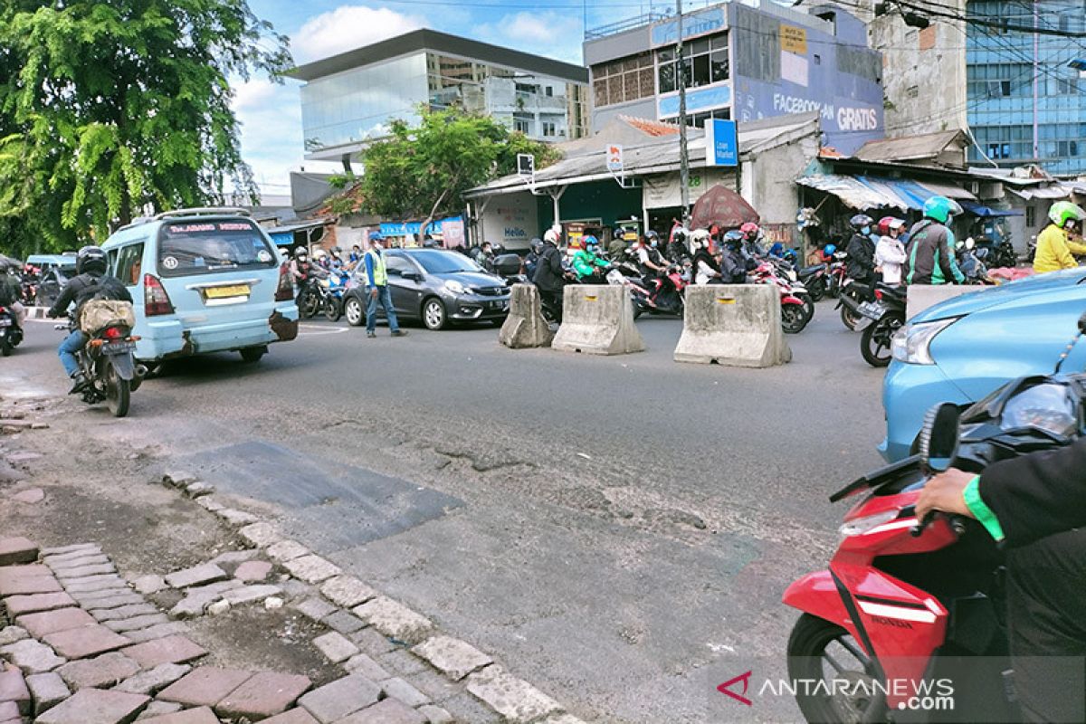 Sudin Perhubungan pastikan jalur putaran balik Pal Merah ditutup lagi