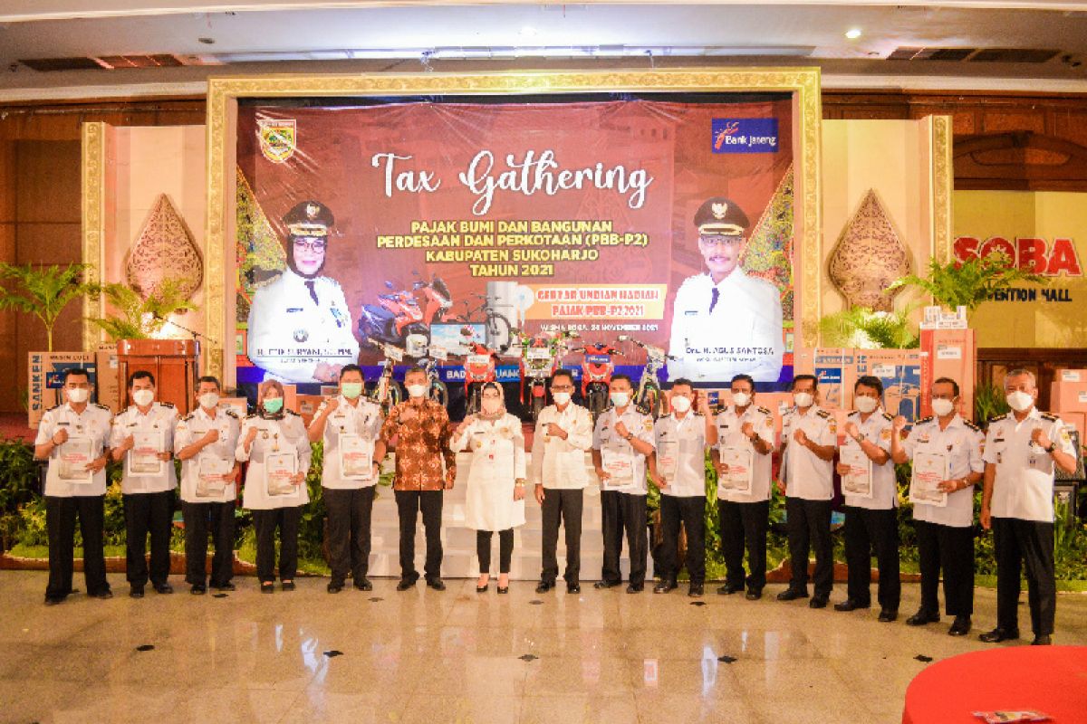 Bank Jateng-BKD undi Gebyar Hadiah PBB-P2 Kabupaten Sukoharjo 2021