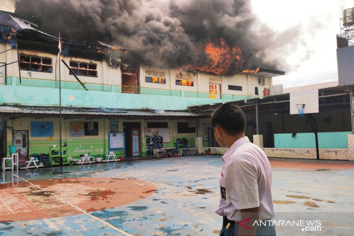 Terbakar, asrama sekolah Islam terpadu di Makassar