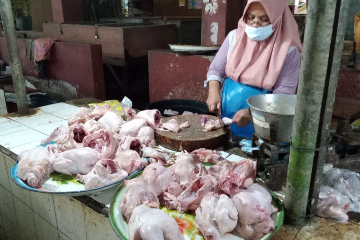 Disdag Mataram akan menerapkan pembayaran retribusi pasar non tunai