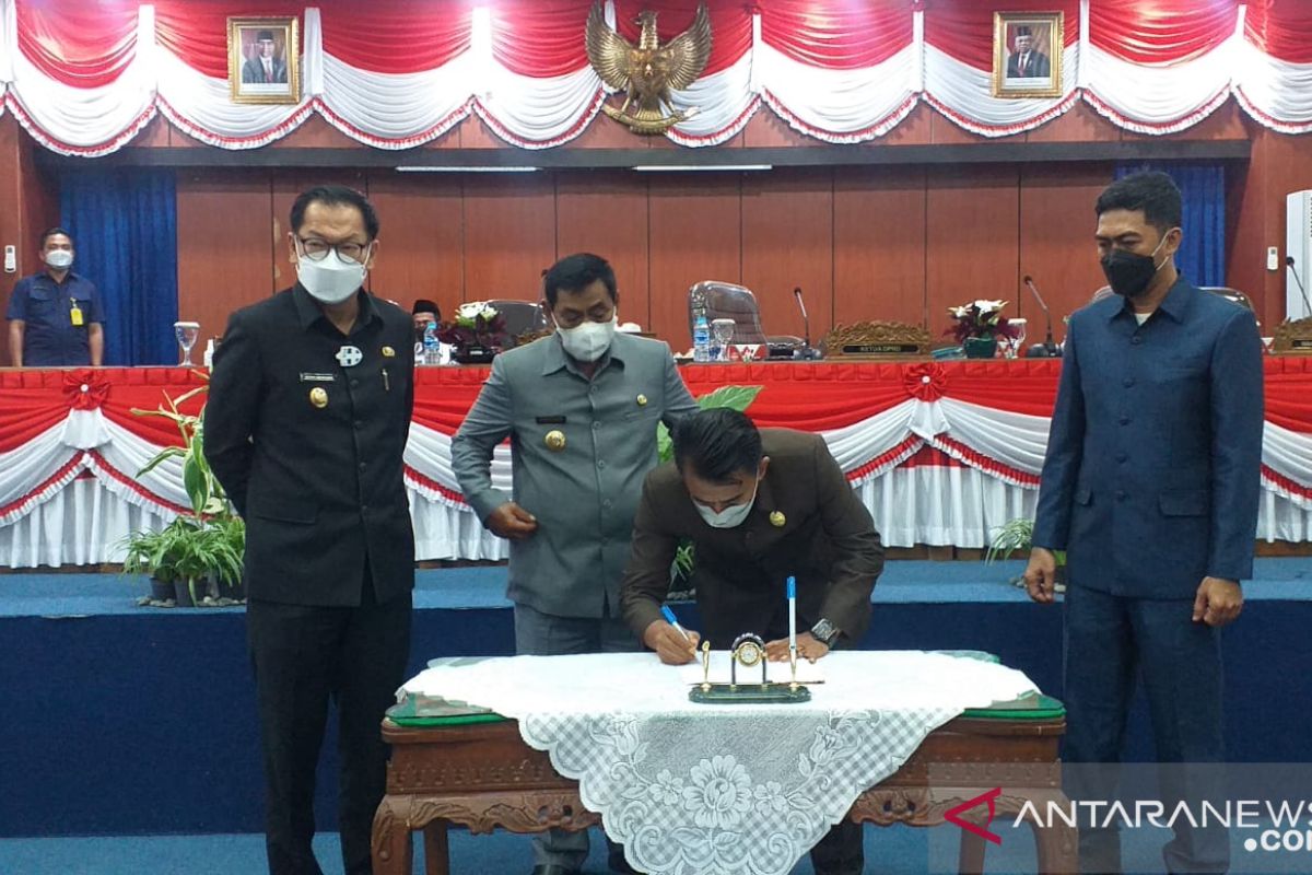 DPRD Kabupaten Belitung sahkan APBD Tahun 2022