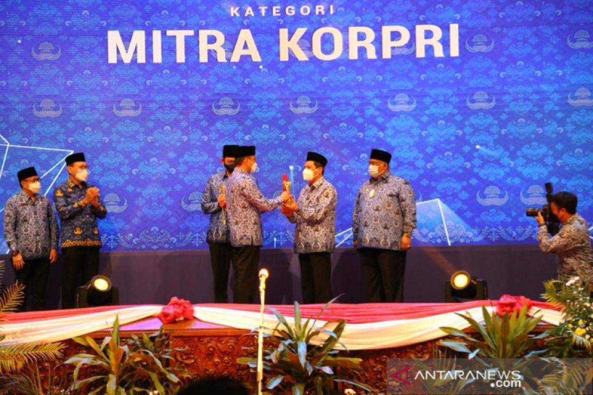 BPJS Kesehatan terima penghargaan Korpri Award 2021