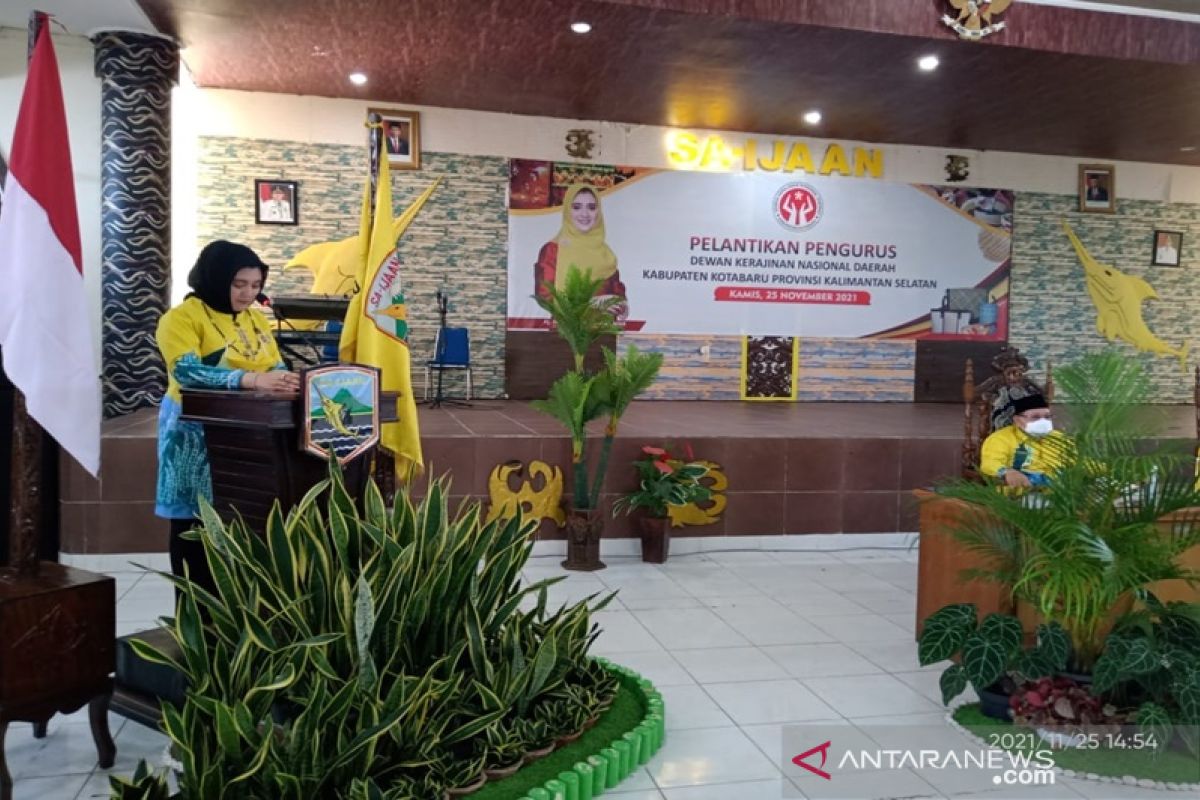 Bupati harapkan pengurus Dekranasda kembangkan ekonomi kreatif