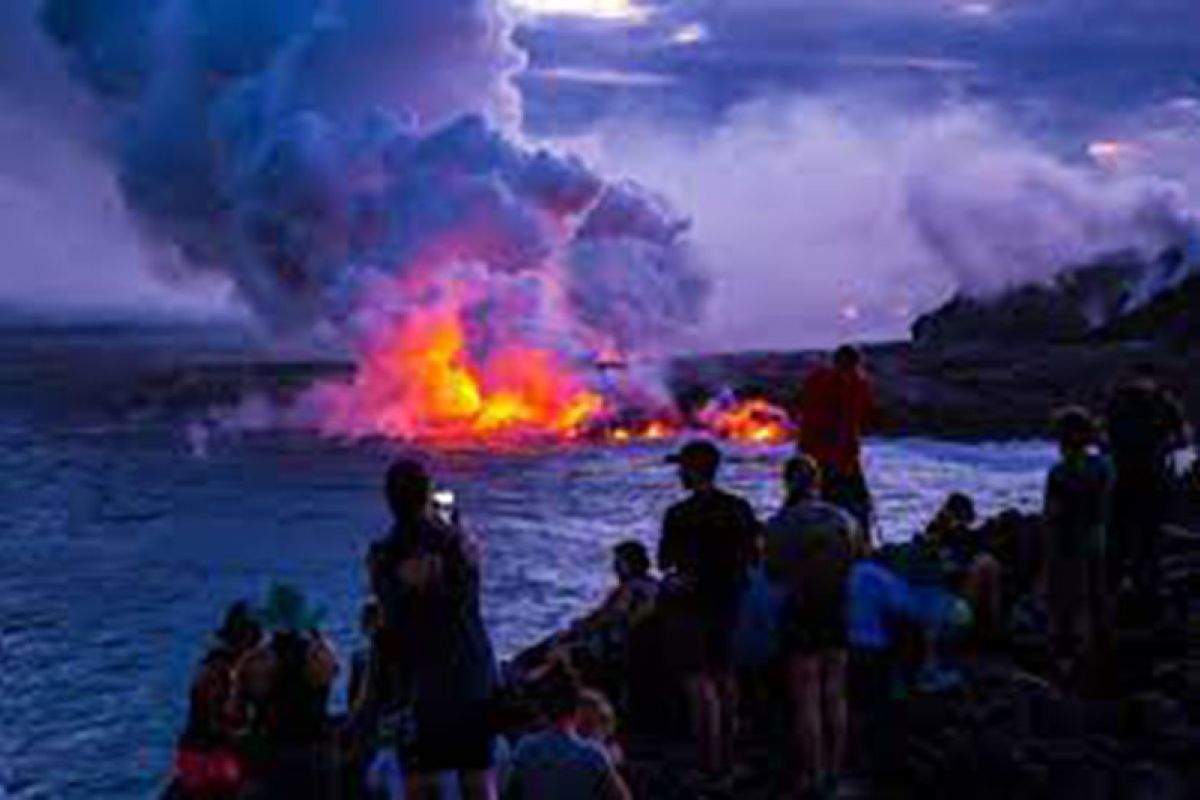 Erupsi gunung api bawah laut di perairan Lembata, pemukaan air laut naik