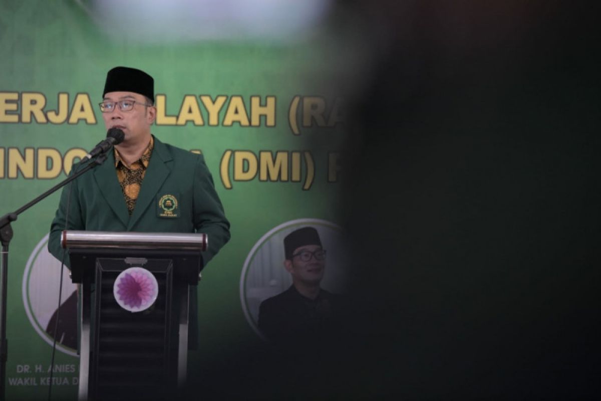 Ridwan Kamil dorong pengurus masjid kembangkan "kencleng" digital