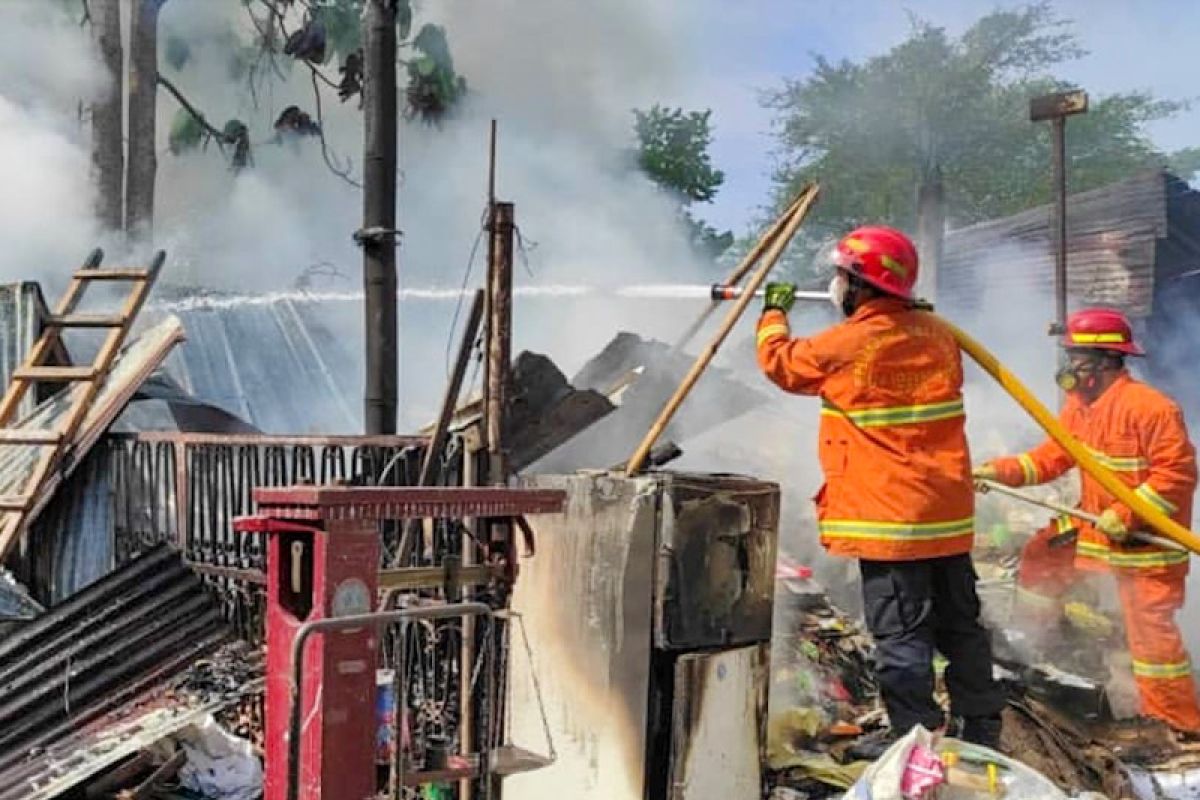 Rumah janda di Simeulue hangus terbakar