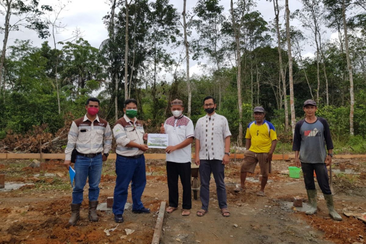 PT. SIS salurkan bantuan pembangunan Sekolah Alam Muhammadiyah