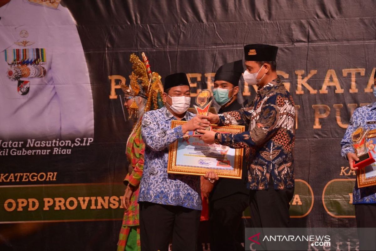 Diskominfotik Riau raih penghargaan terbaik pertama KI Award 2021