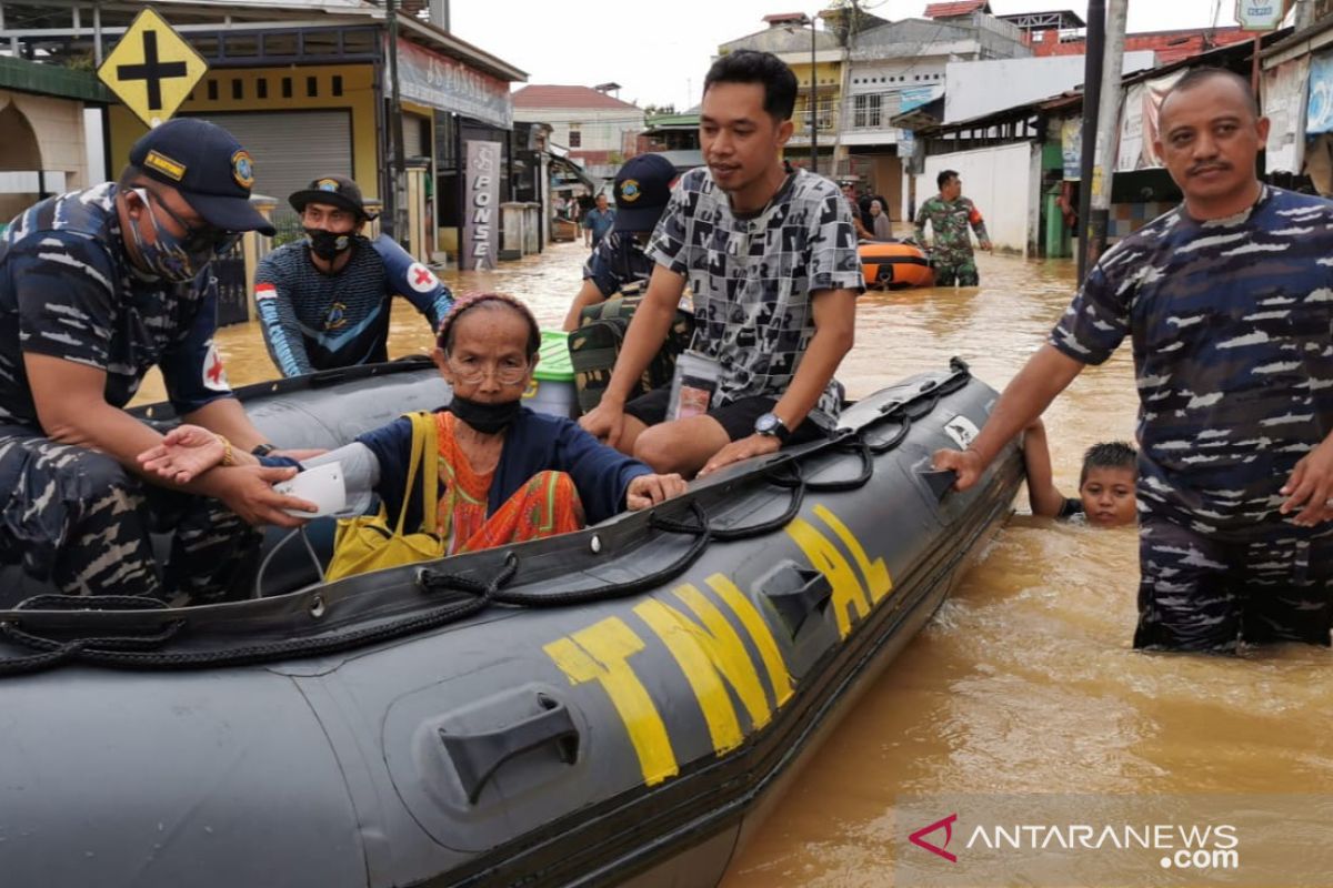 Satgas TNI AL siaga di Hulu Sungai Tengah untuk bantu korban banjir