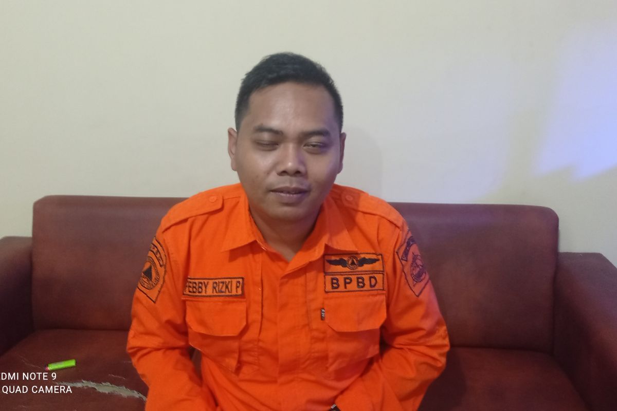 Akibat longsor di Lebak, 12 warga terpaksa mengungsi