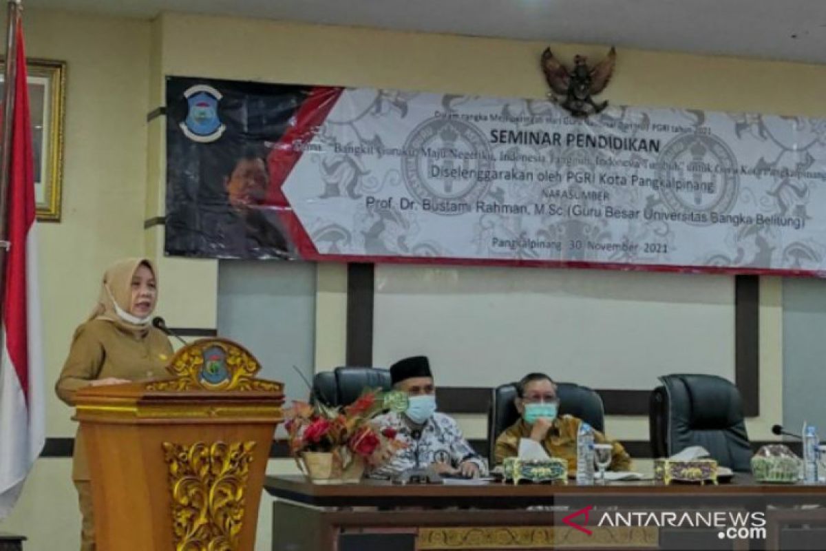 Buka seminar HUT PGRI, Radmida: Orang tua jadi tanggung jawab utama pendidikan