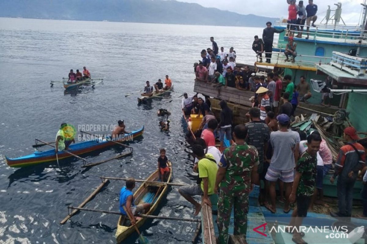 Regu penyelamat Basarnas Ambon evakuasi jasad nelayan Desa Tawiri, begini kronologisnya