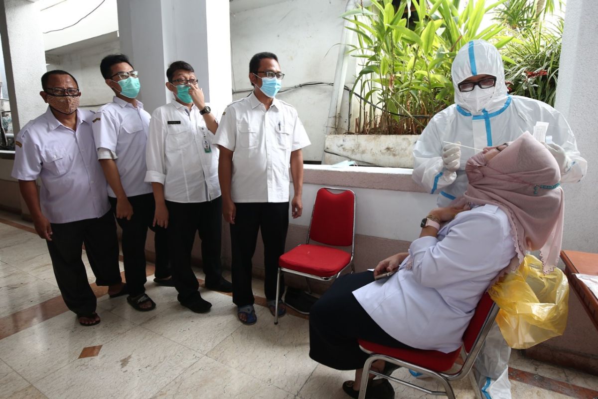 Kasus aktif COVID-19 tak ditemukan di Pemkot Surabaya
