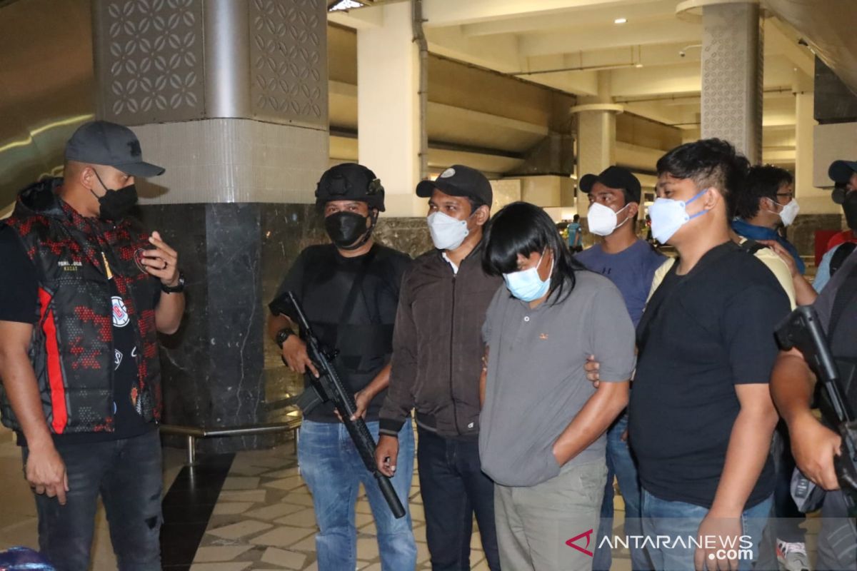 Bandar narkoba penabrak polisi diringkus