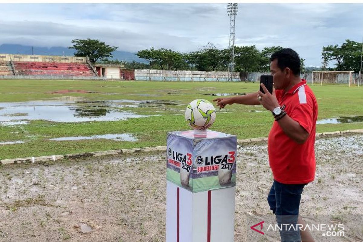 PSSI Sumbar  tunda laga semifinal Liga 3 karena lapangan tergenang