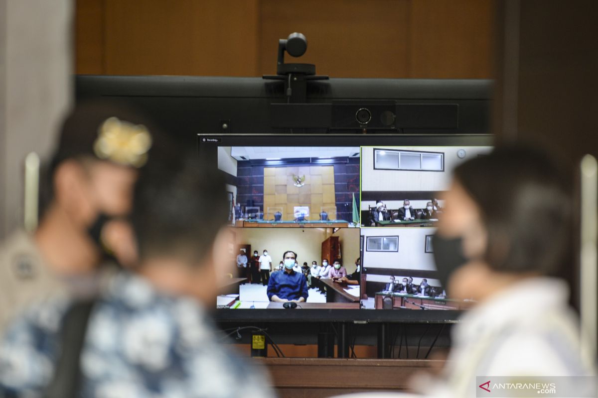 Kriminalitas kemarin, penembakan di Tol Bintaro hingga sidang Munarman