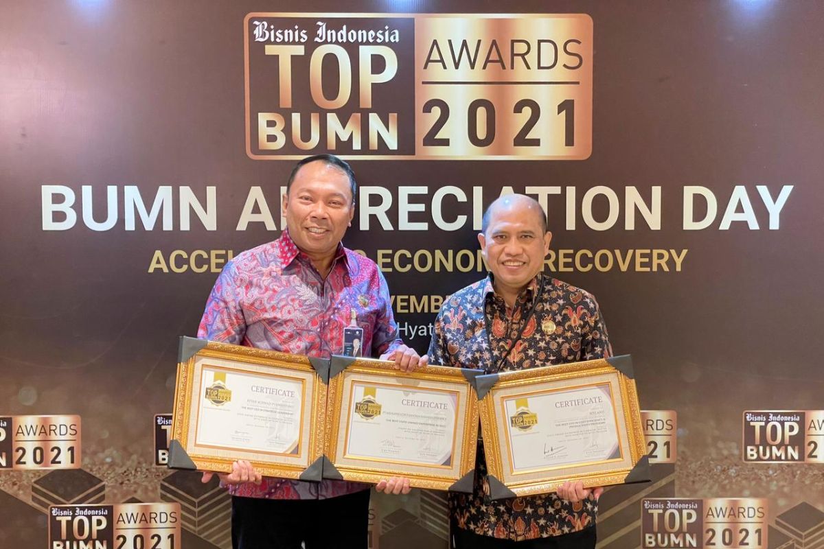 Rivan A Purwantono dan Myland, Dirut dan Dirkeu Jasa Raharja raih penghargaan TOP BUMN Awards 2021