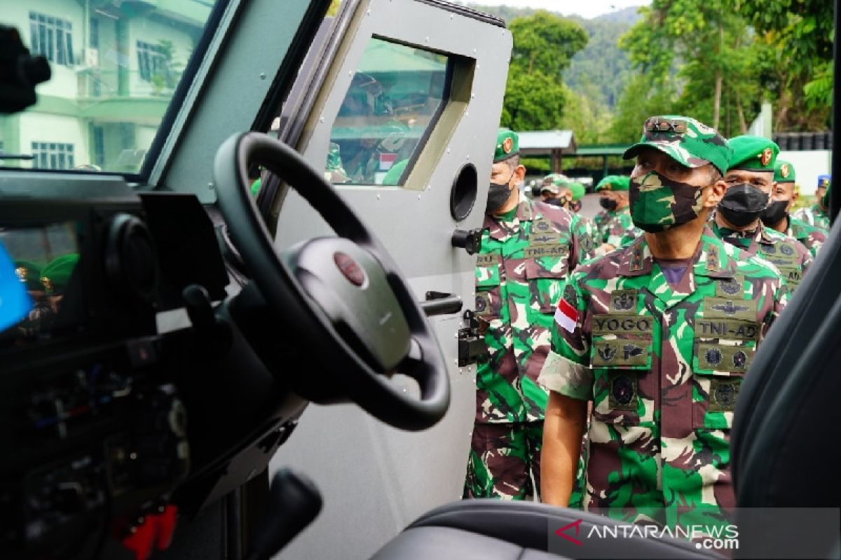 Kodam XVII Cenderawasih serahkan 67 kendaraan operasional Mabes TNI AD