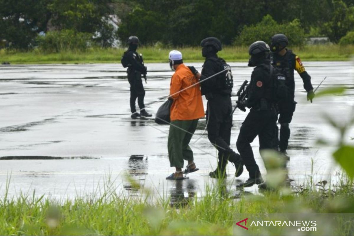 Densus 88 Antiteror tangkap 14 teroris