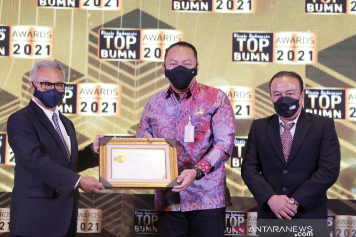 Dirut Jasa Raharja raih dua penghargaan BUMN Awards 2021