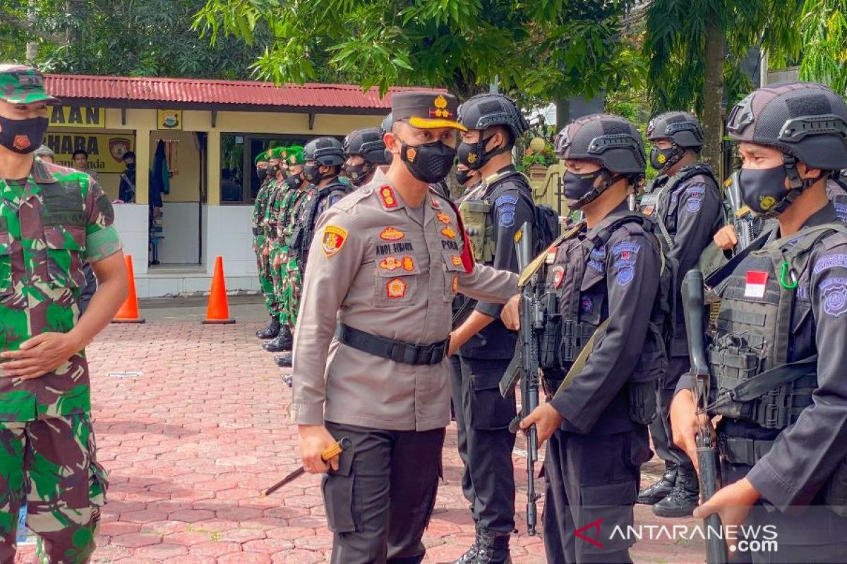 TNI dan Brimob bantu Polres Enrekang amankan pilkades serentak