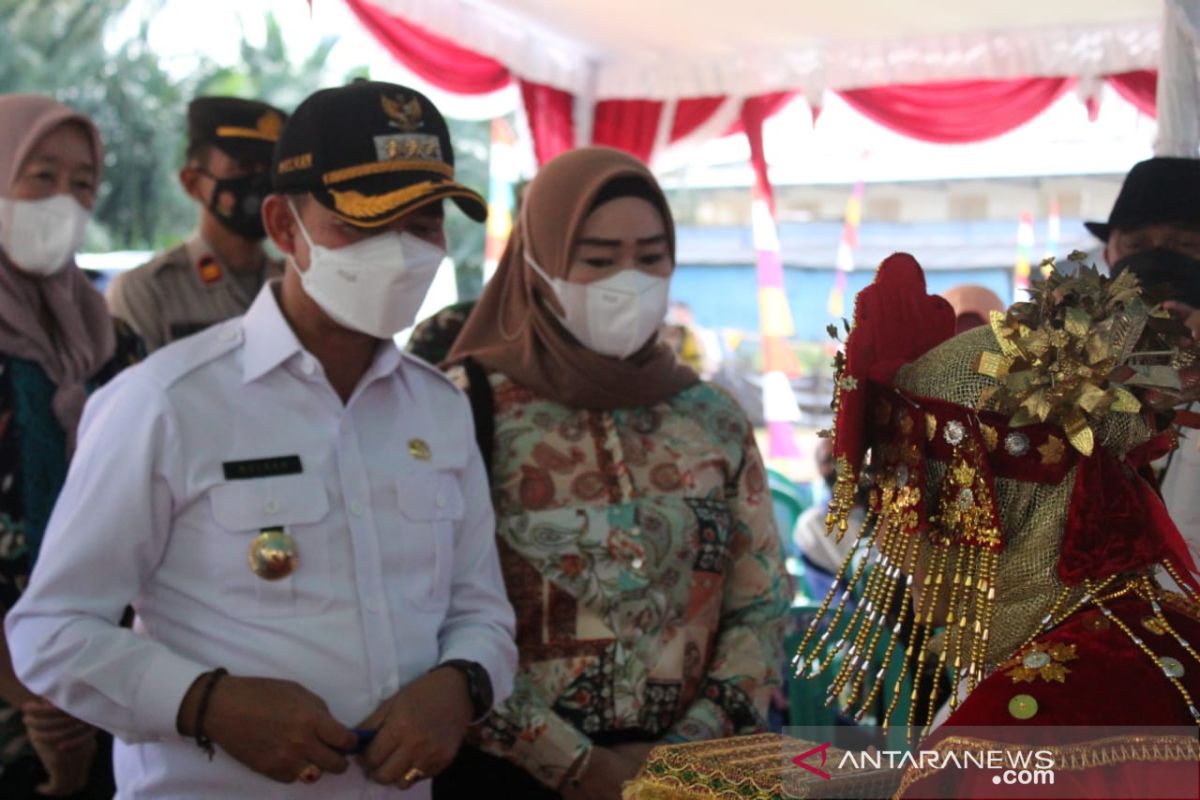 Bupati Bangka resmikan operasional pasar tardisional Desa Kace