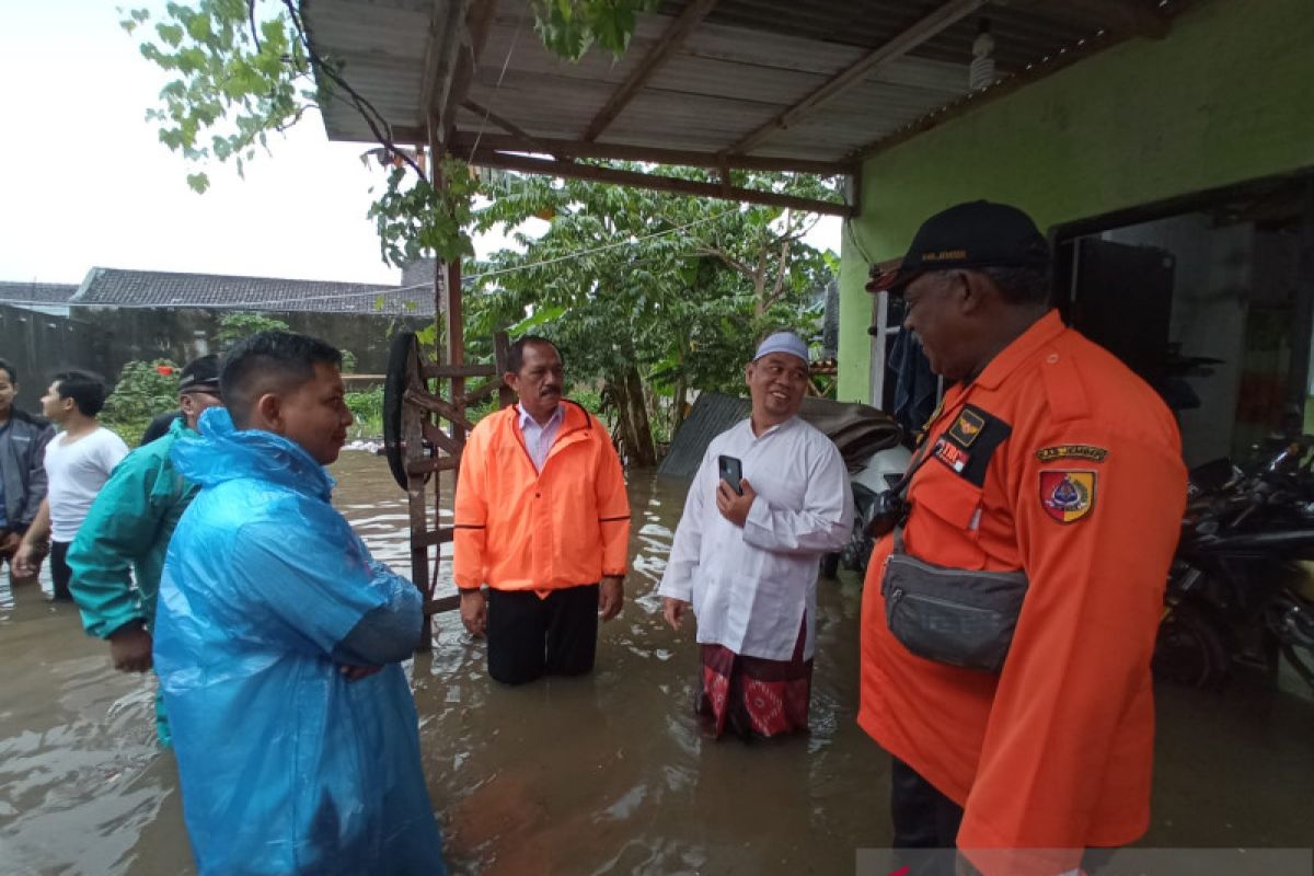 Puluhan rumah di kawasan kota Kabupaten Jember tergenang banjir