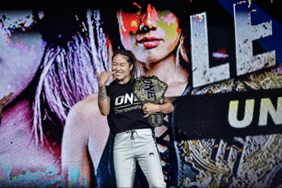 Petarung ONE Championship Angela Lee tunggu lawan usai melahirkan