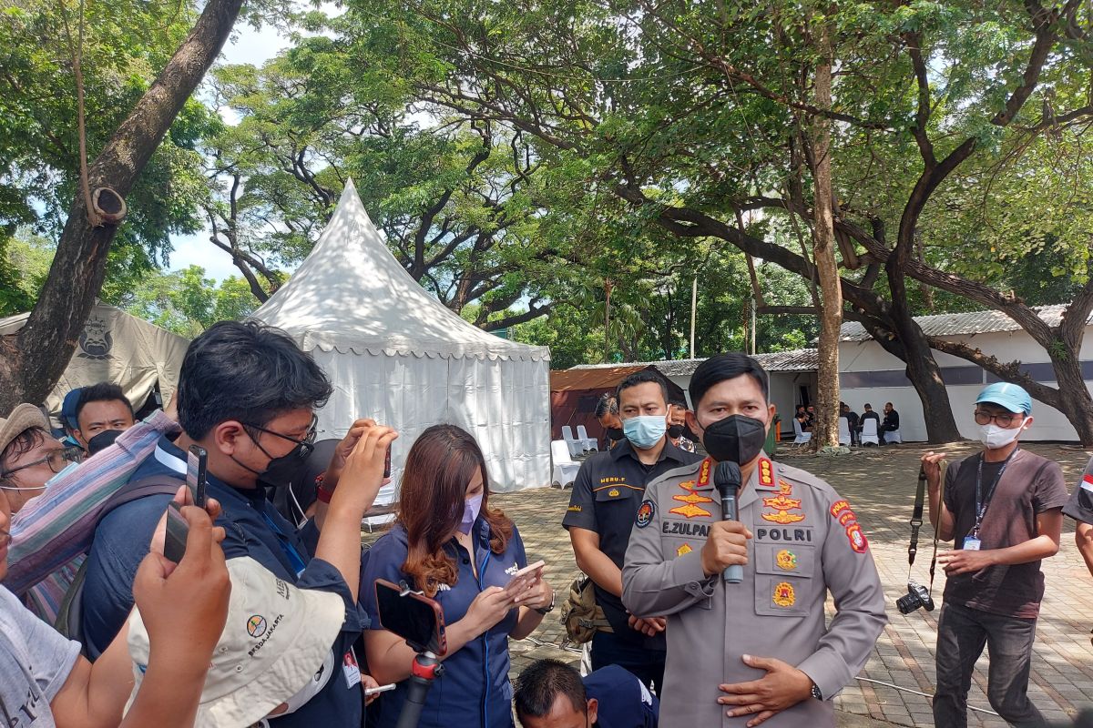 Aparat keamanan bubarkan massa Reuni 212 di Jalan Wahid Hasyim Jakpus