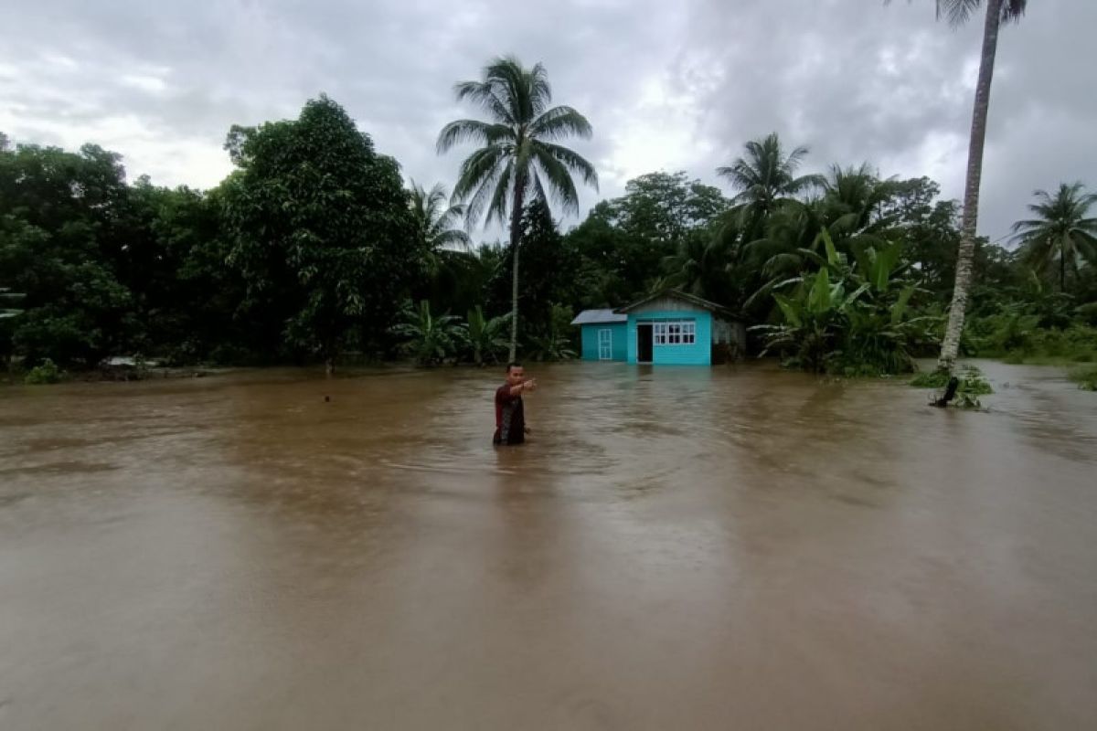 Banjir setinggi 1,3 meter landa Kabupaten Natuna