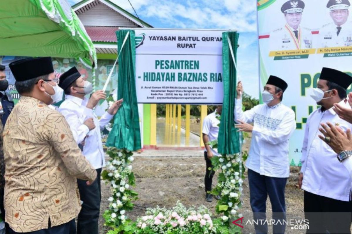 Pemprov Riau sentuh pulau terluar dengan pondok pesantren