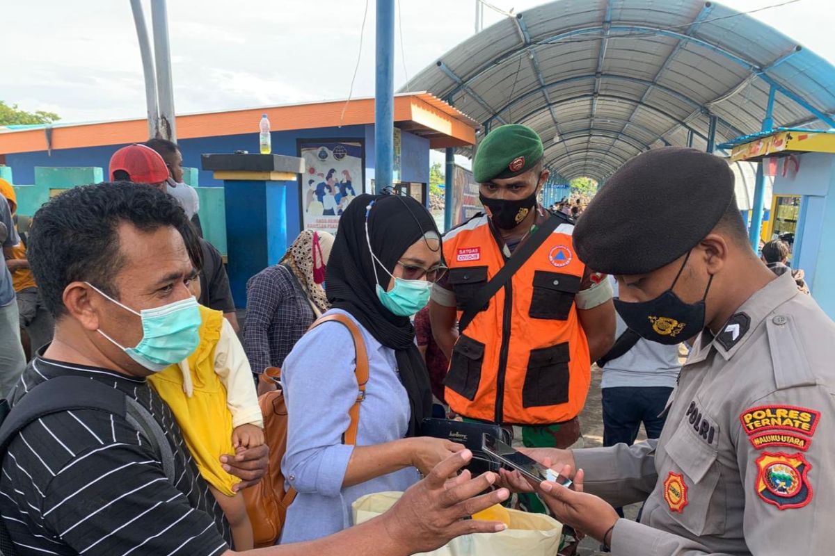 Sebanyak 820 masyarakat di Malut terjaring razia vaksinasi COVID-19, tingkatkan kesadaran warga