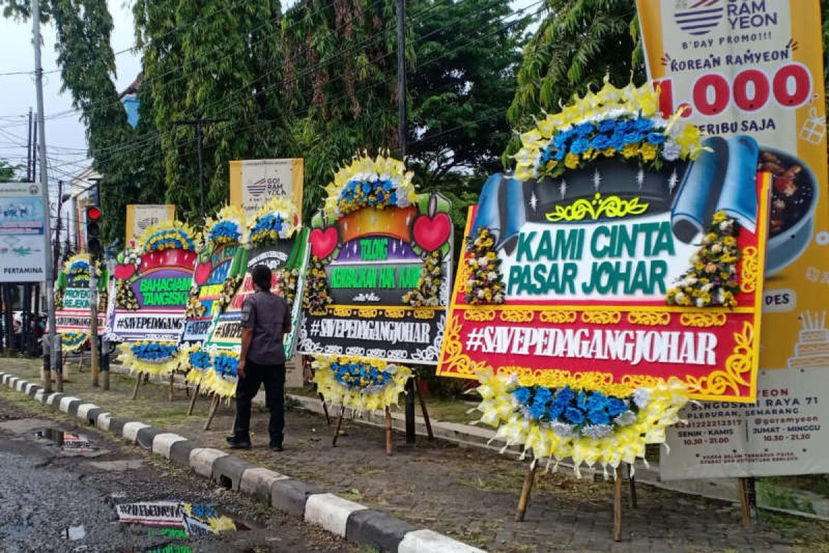 Sejumlah pedagang protes pembagian lapak Pasar Johar