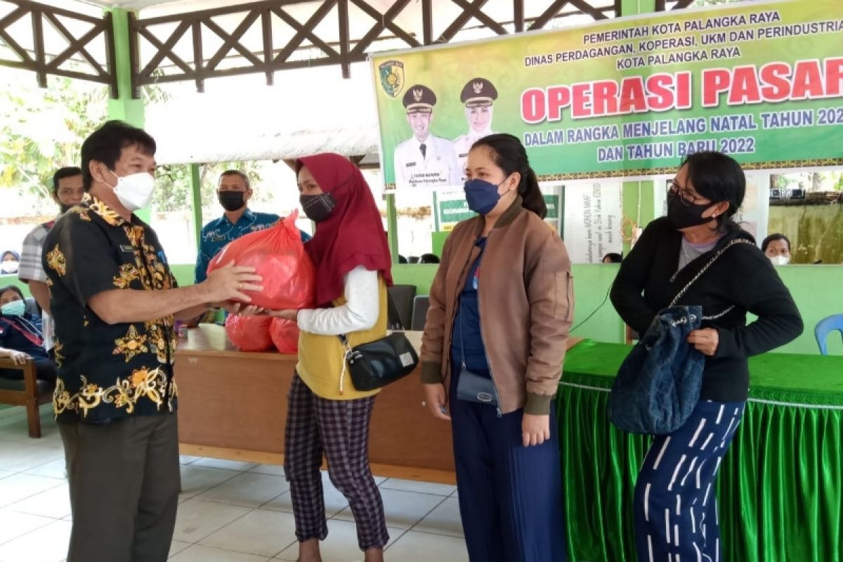 Operasi pasar di Palangka Raya diikuti antusias masyarakat